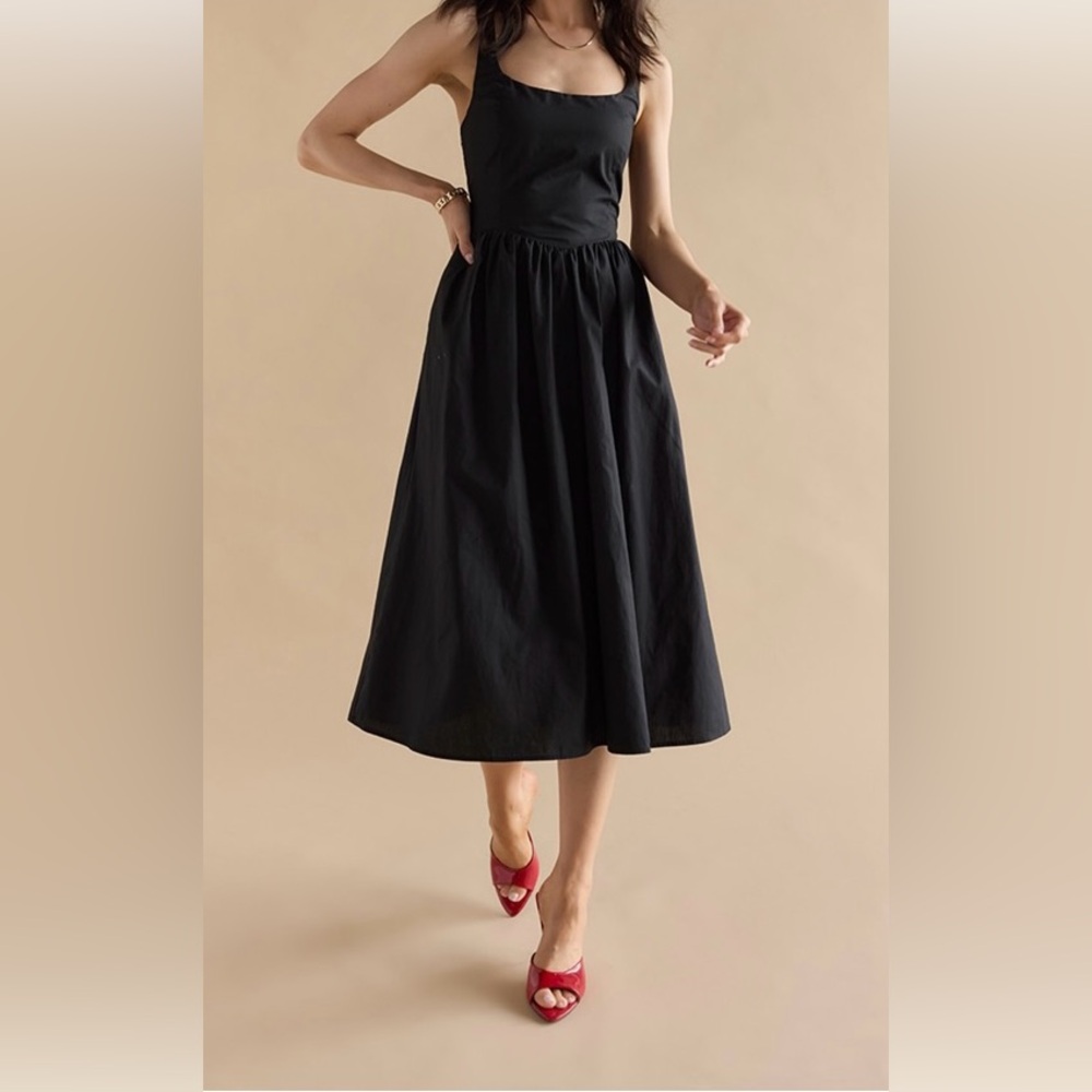 Francesca’s Rhiannon corset top midi dress in black. Size small. New with tags.